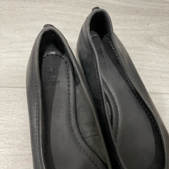 Frye Regina Ballet Flat Black Italian Leather Pointed Toe Tassel Back Size 6.5 - Picture 6 of 8